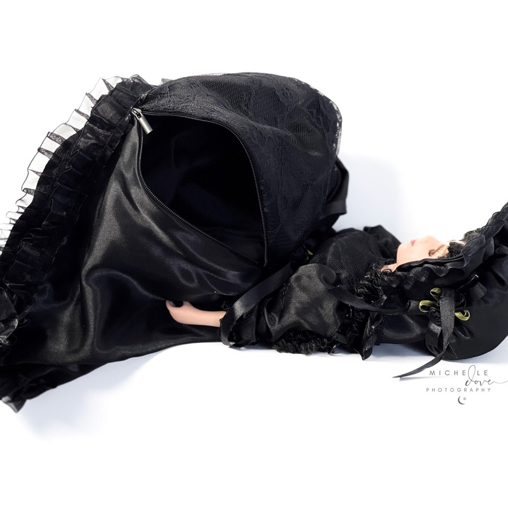 Widow Darkness Come Play With Us Doll Purse - Picture 4 of 5